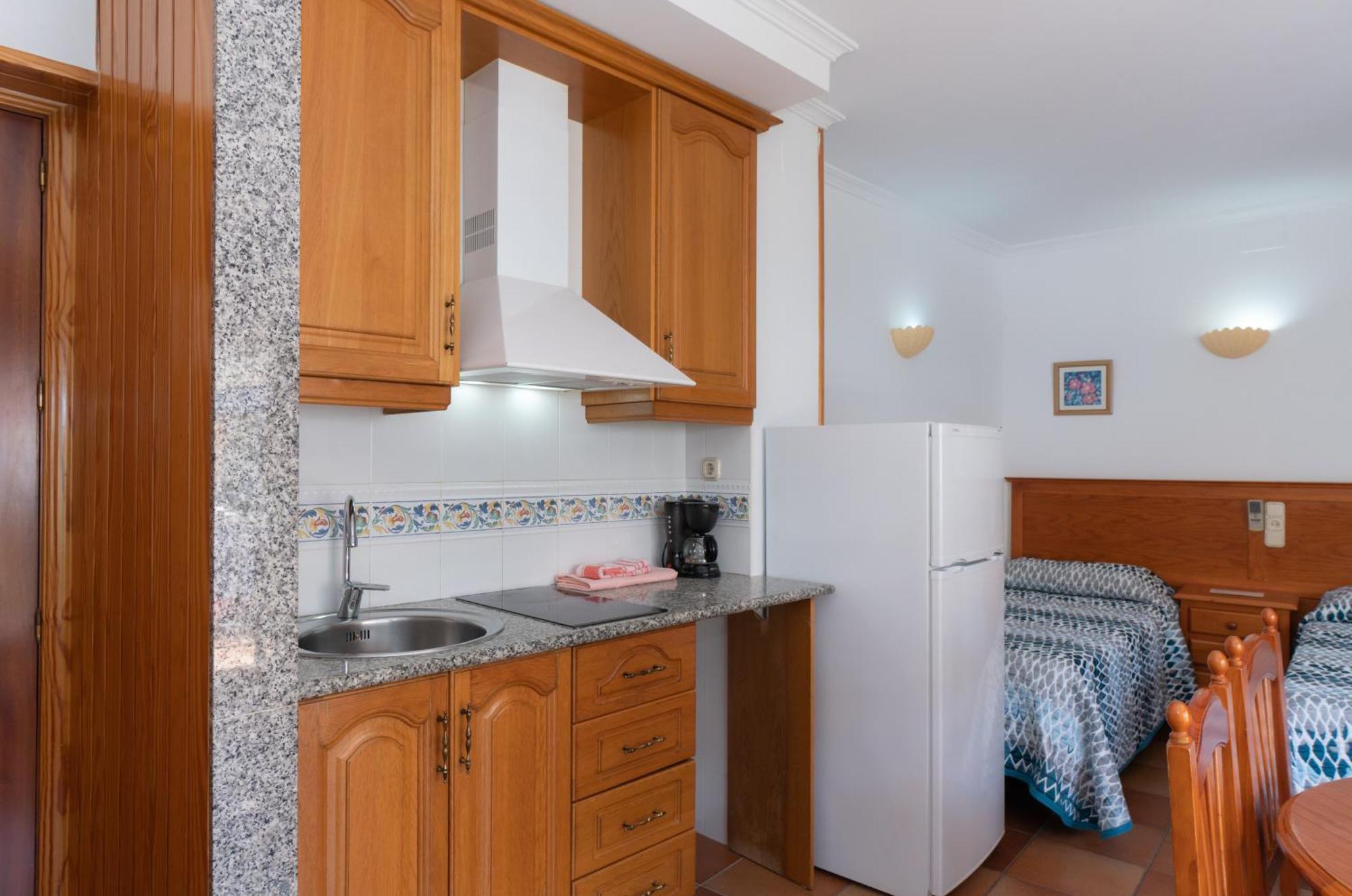 Apartamentos Leonor Carihuela Torremolinos Kamer foto